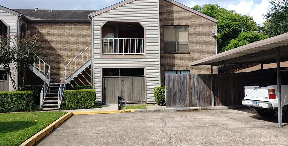 1st image of 2025 Augusta Dr APT 105