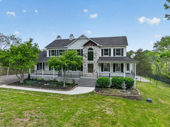5716 Pioneer Ridge Ln, Lawrenceburg, IN 47025