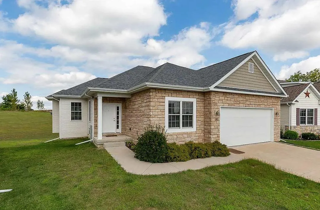 3 bed, 2702 sqft, $3,200 — Photo 1