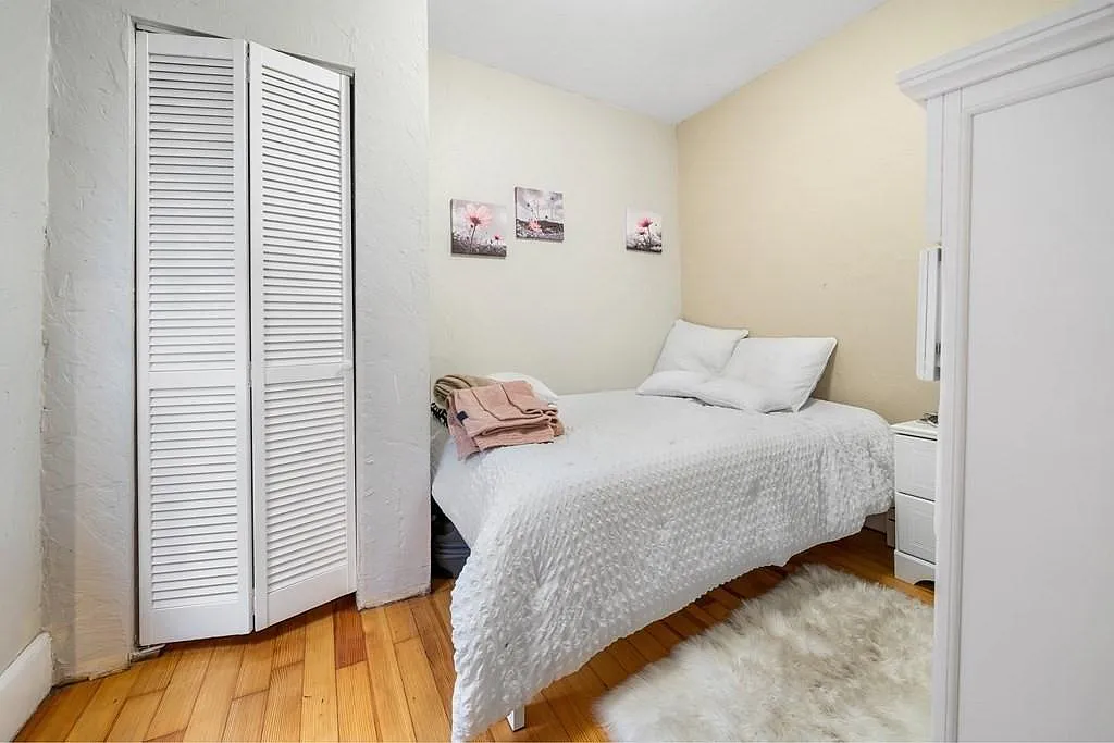 3 bed, 1000 sqft, $3,300 — Photo 4