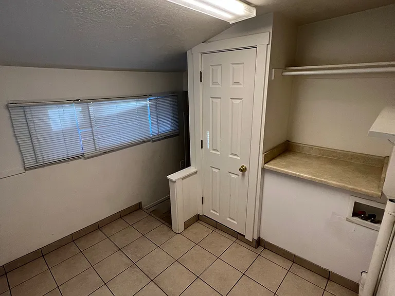 2622 S Green St — Photo 18