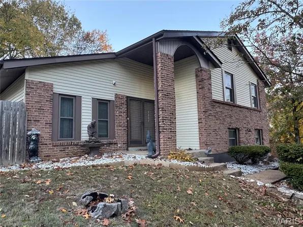 5207 Darkmoor Ln, Imperial, MO 63052
