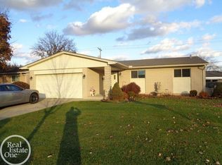 36702 Samoa Dr, Sterling Heights, MI