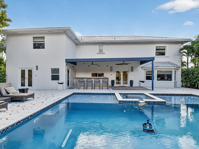 2900 Greenbriar Blvd — Photo 16