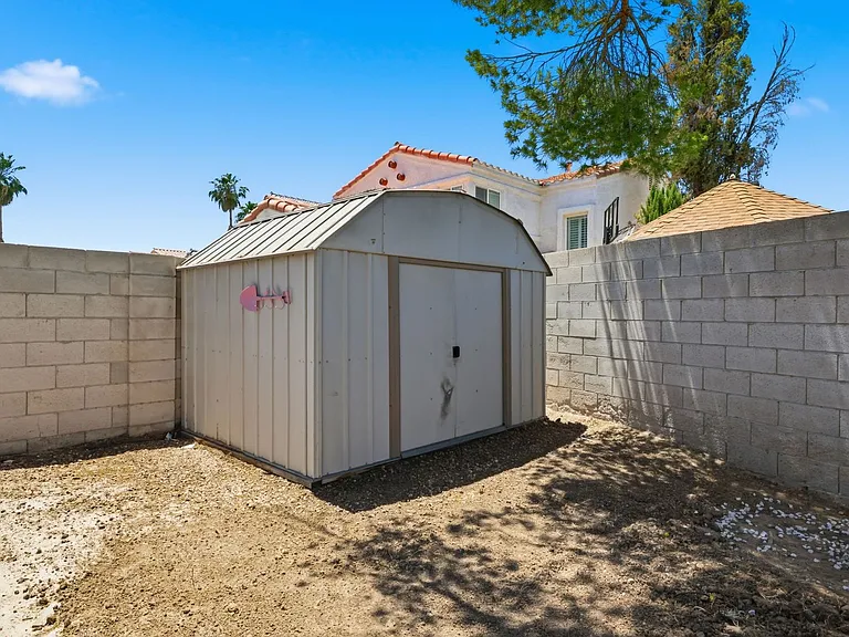 348 Faulkner Ct — Photo 38