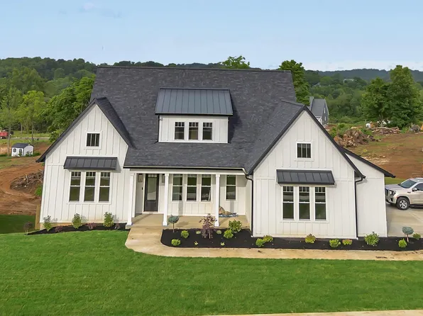 4458 N Triple Crown Dr, Bloomington, IN 47404