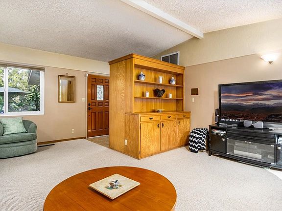 3rd image of 2444 Alta Vista Dr