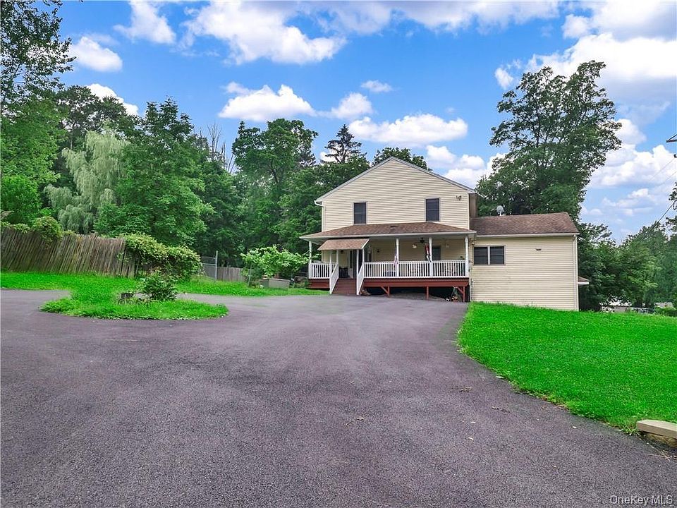 1st image of 27 Cedar Trail