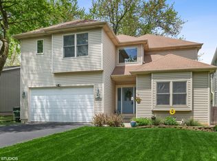 28910 W Bloners Dr, Cary, IL 60013