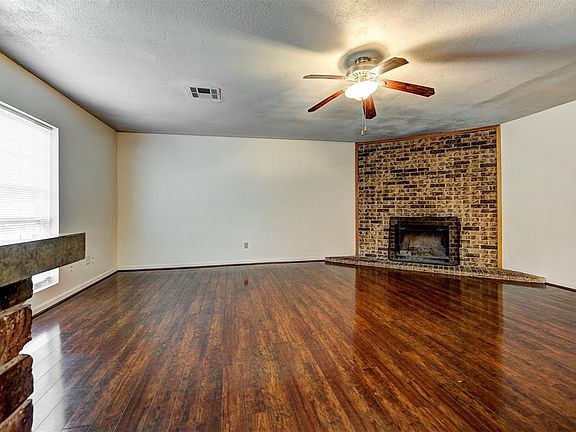 4th image of 2116 Memphis Dr