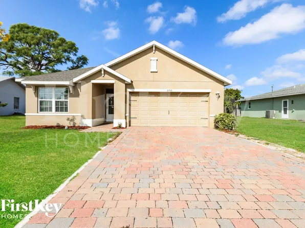 2702 SW 9th Pl, Cape Coral, FL 33914
