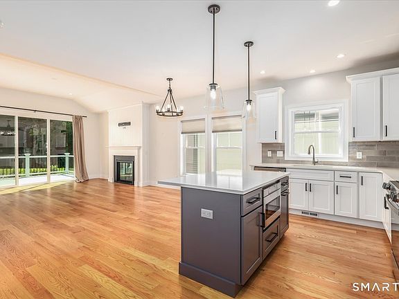 3rd image of 8 Fieldstone Court #8