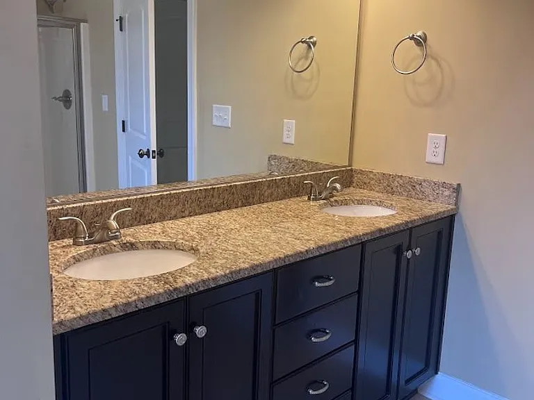 415 Fernhurst Ln — Photo 3