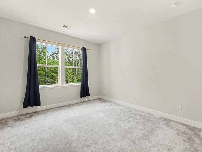 341 Chapman Cir — Photo 19