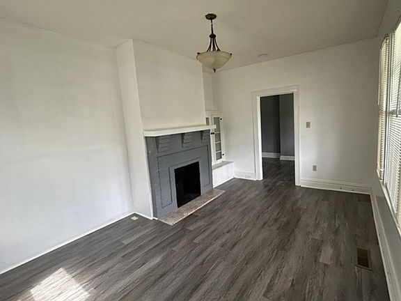 4th image of 2940 5th Ave