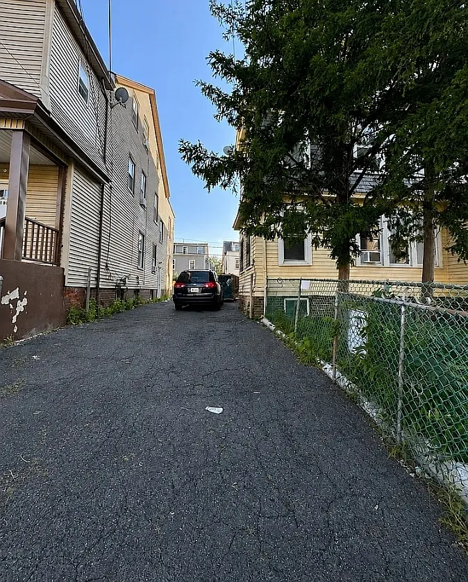 4 bed, $2,550 — Photo 4