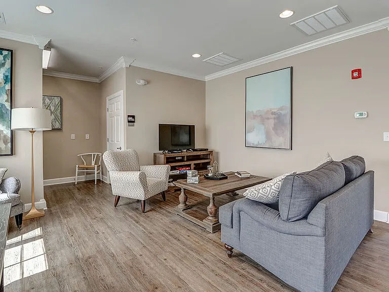 105 Beech St — Photo 17