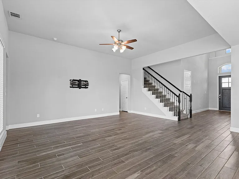 6501 Crockett Cv — Photo 15