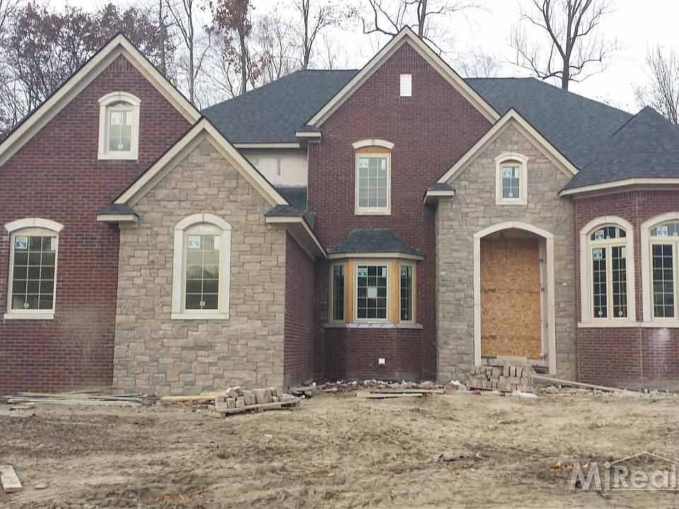 1st image of 1821 Oak Forest Dr E