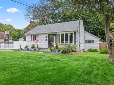 10 Elm Avenue, Smithtown, NY, 11787