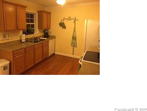 5th image of 306 E Iowa Ave