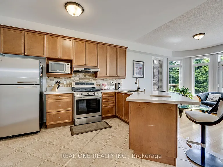 1126 Woodington Ln — Photo 8