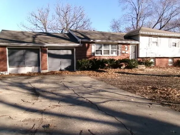 6404 E 133rd Ter, Grandview, MO 64030