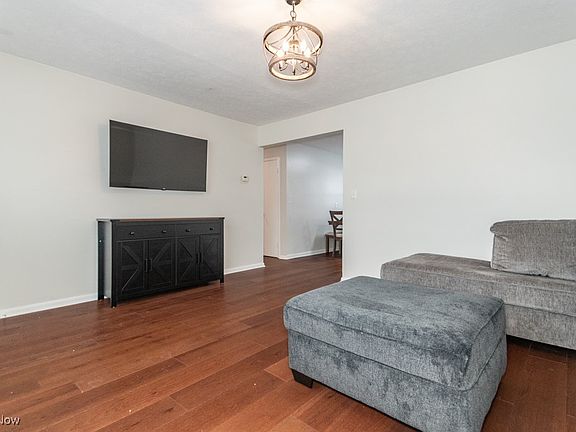 5th image of 30812 Ronald Dr