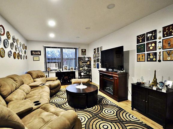 3rd image of 213-02 73rd Ave #4C