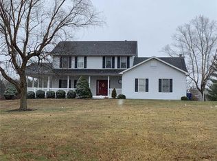 2421 Country Pointe Ln, Wentzville, MO 63385