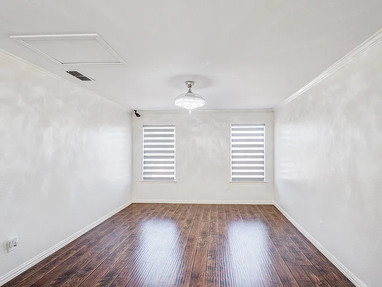 519 Darlene Trl — Photo 13