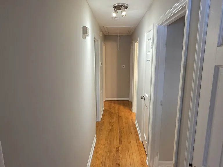 813 E Davie St — Photo 11