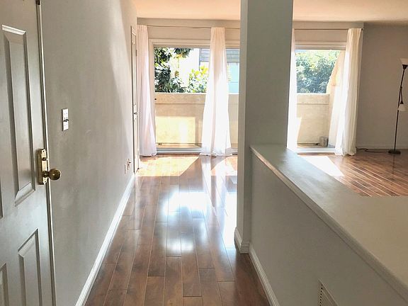 3rd image of 4500 Murietta Ave Unit 7