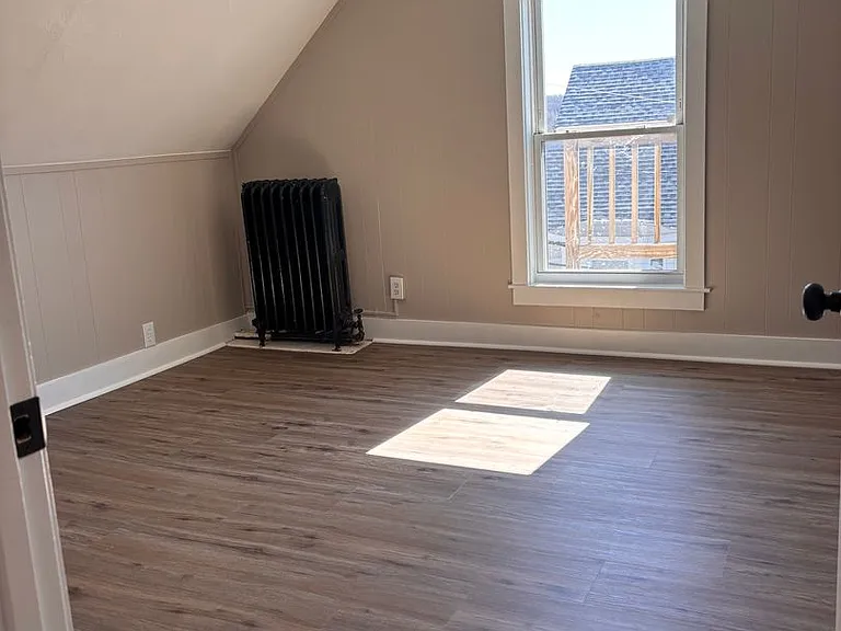 24 Baldwin St — Photo 2
