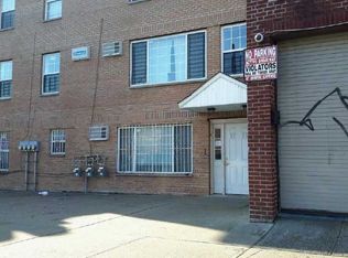 9036 192nd St, Hollis, NY 11423