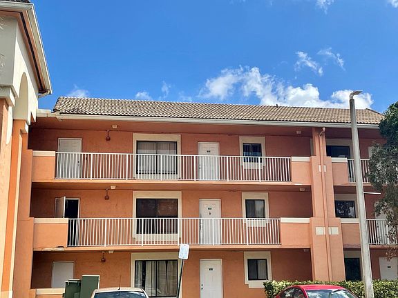 3rd image of 6900 SW 39th St APT 309K