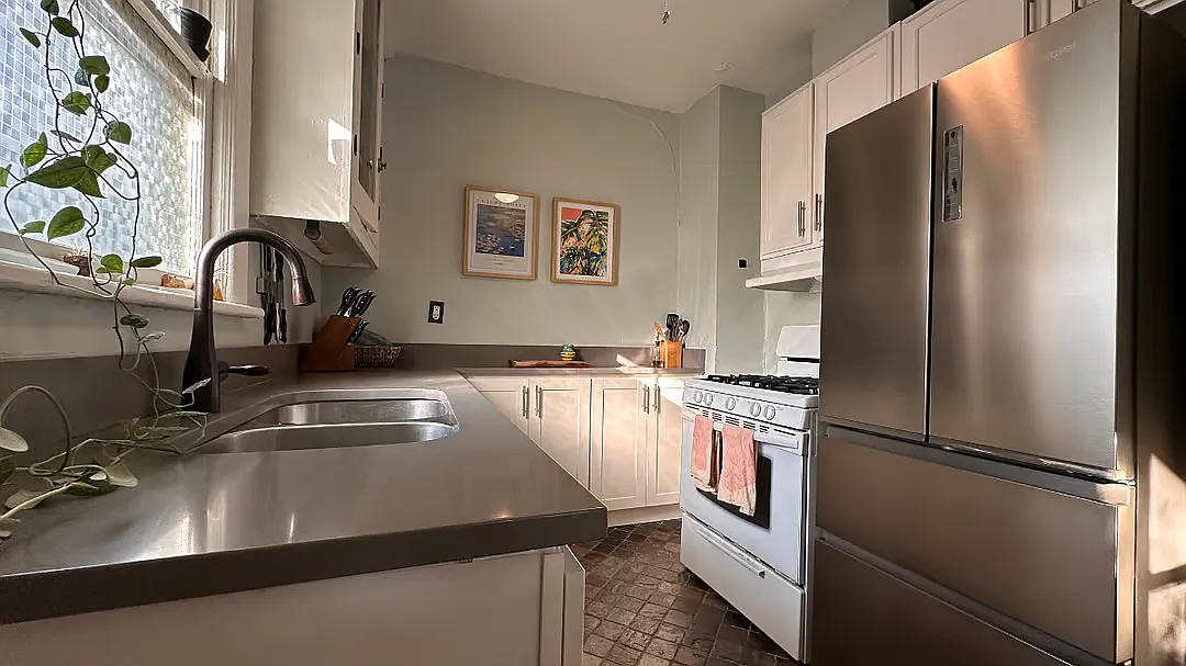 2 bed, 900 sqft, $2,300 — Photo 1