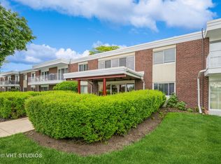 100 Deborah Ln APT B23, Wheeling, IL 60090