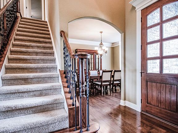 5th image of 3807 SW Plateau Blvd