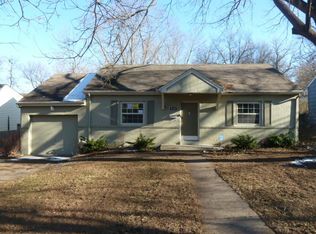 8745 Sleepy Hollow Rd, Kansas City, MO 64114