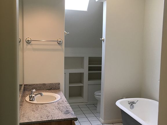 Master bath w/shower