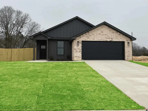 17438 Crossing Cir, Lindale, TX 75771