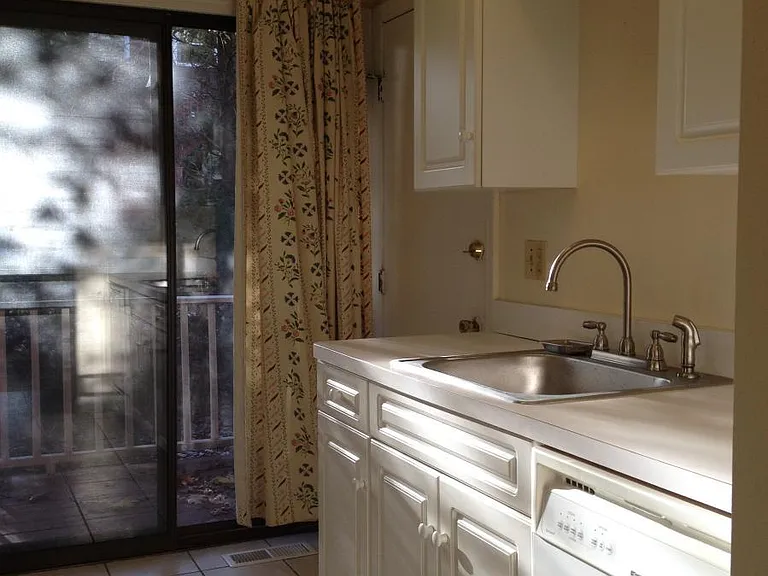 409 Glendale Ave #C1 — Photo 6