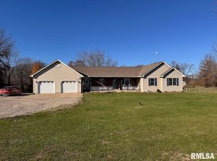 29468 N Indian Trail Rd, Canton, IL 61520