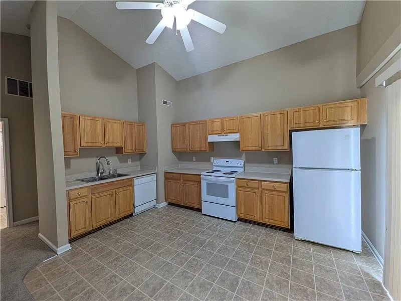 2 bed, 869 sqft, $1,450 — Photo 4