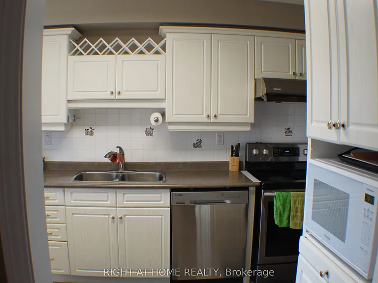 1140 Leewood Dr — Photo 10
