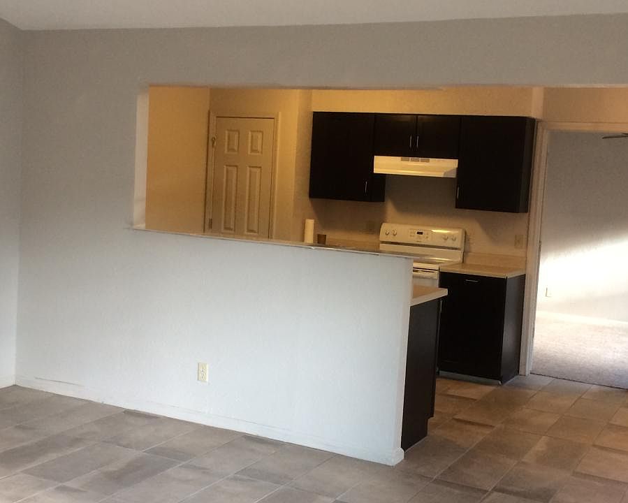 Kitchen bar counter