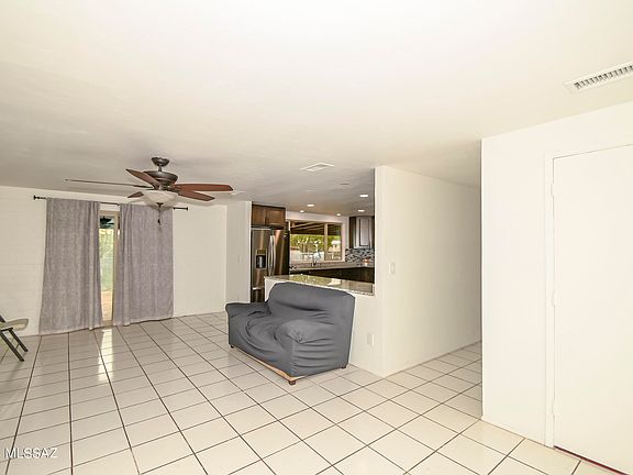 3rd image of 6748 S Camino De La Tierra