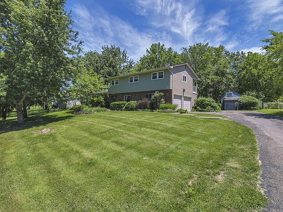 5th image of 830 Harvest Lane Ct