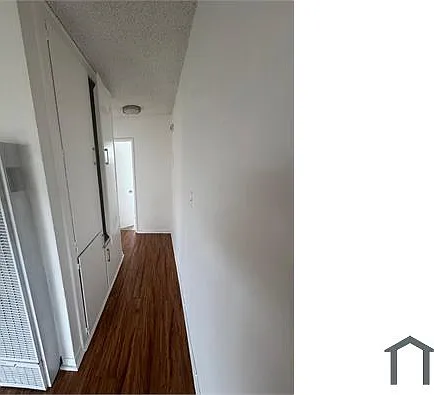 932 W 80th St #5 — Photo 5
